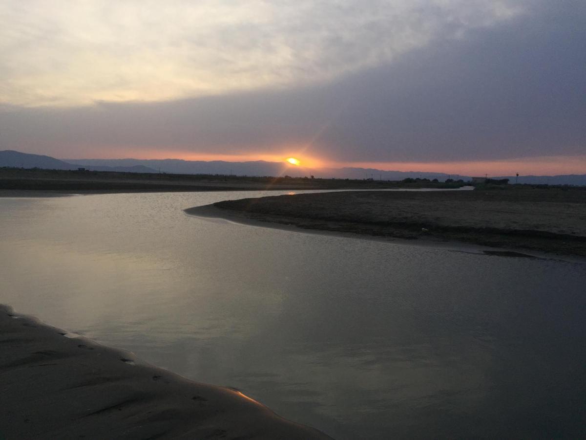 Caseta Del Delta De L'Ebre Sant Jaume d'Enveja Luaran gambar